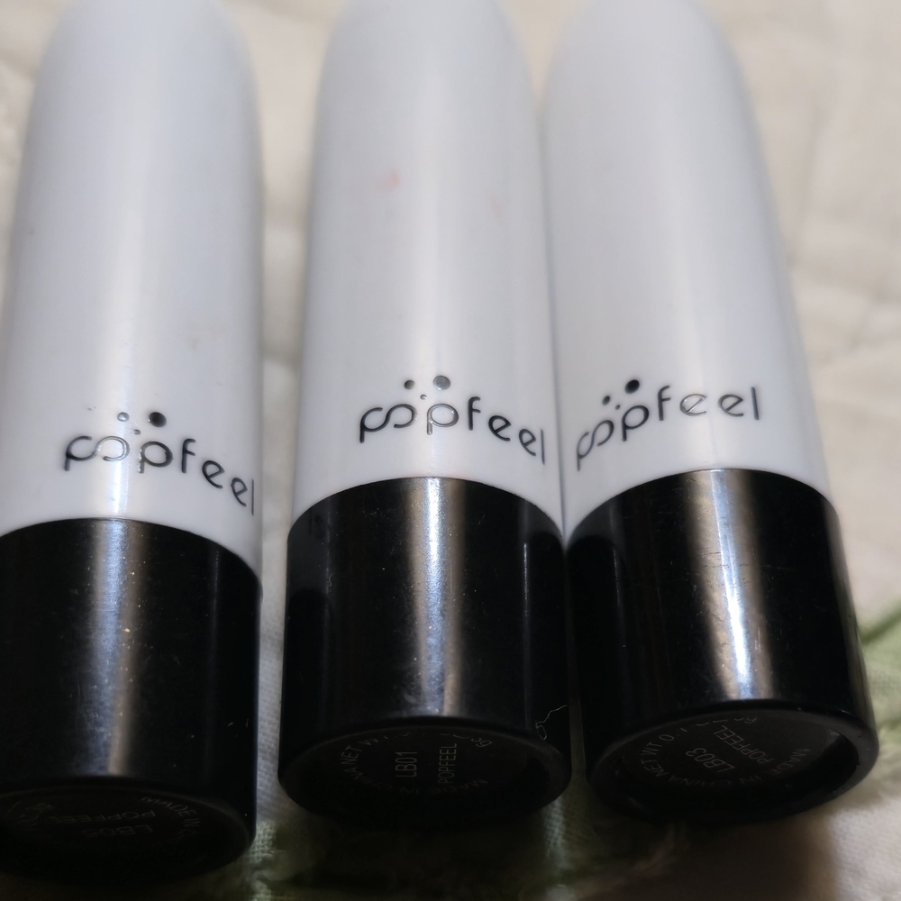Black and White Lipstick Set